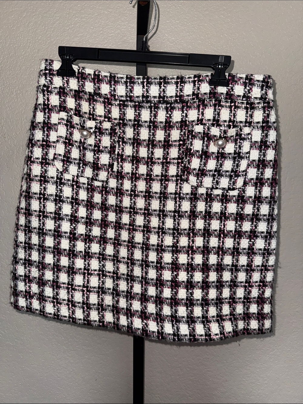 Madison d’Amelie Soft Tweed Mini Skirt in Black, White & Pink Plaid size 8 NWOT